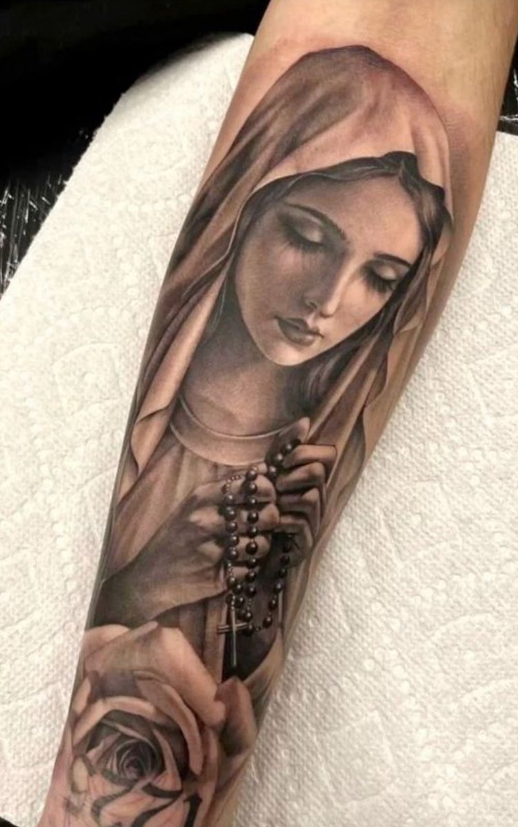 GrainneMcD92925's tweet image. My sonโs 19 now and I can no longer stop him from getting a tattoo. Donโt worry mum he said youโll like it, these are his two favourites, which do you think he should go for, left or right?