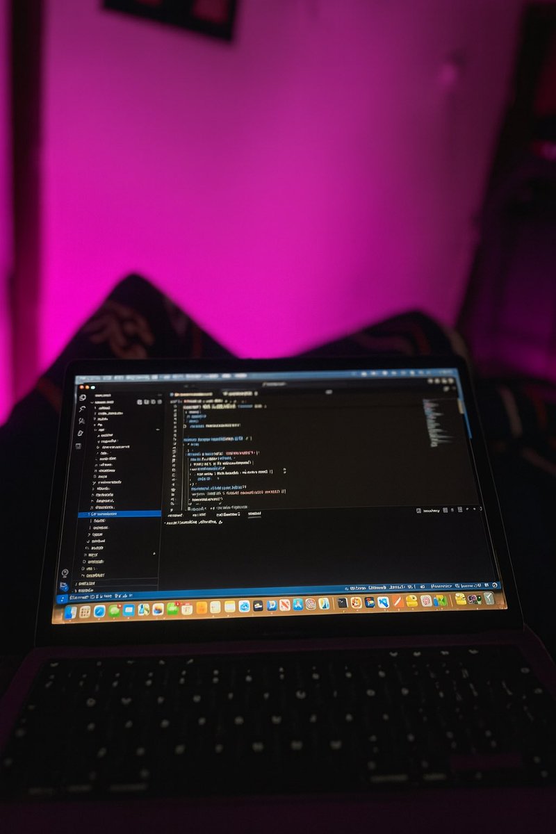 AtayeroClinton's tweet image. Saw a brilliant post by a lady dev today and it reminded me:

Women are out here
💻 Writing code
📊 Analyzing data
🚀 Building products
📈 Leading teams

Keep breaking the stereotypes.
We see you. We’re inspired.

💬 Tag a woman in tech that inspires you.
#womenInTech #clintech