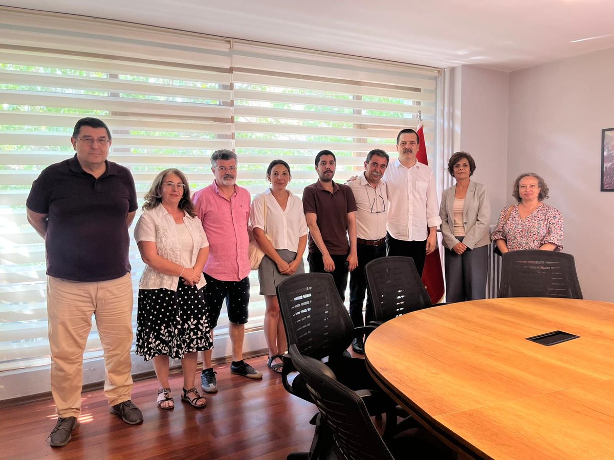 tipgenelmerkez's tweet image. Kamu Emekçileri Sendikaları Konfederasyonu (KESK) heyeti partimizi İstanbul'da ziyaret etti.
Genel Başkanımız Erkan Baş'ın da katıldığı görüşmede 8. Dönem Toplu Sözleşme sürecine dair değerlendirmeler paylaşılırken, emekçilerin hak ve özgürlükleri konusunda ortak mücadele ve…