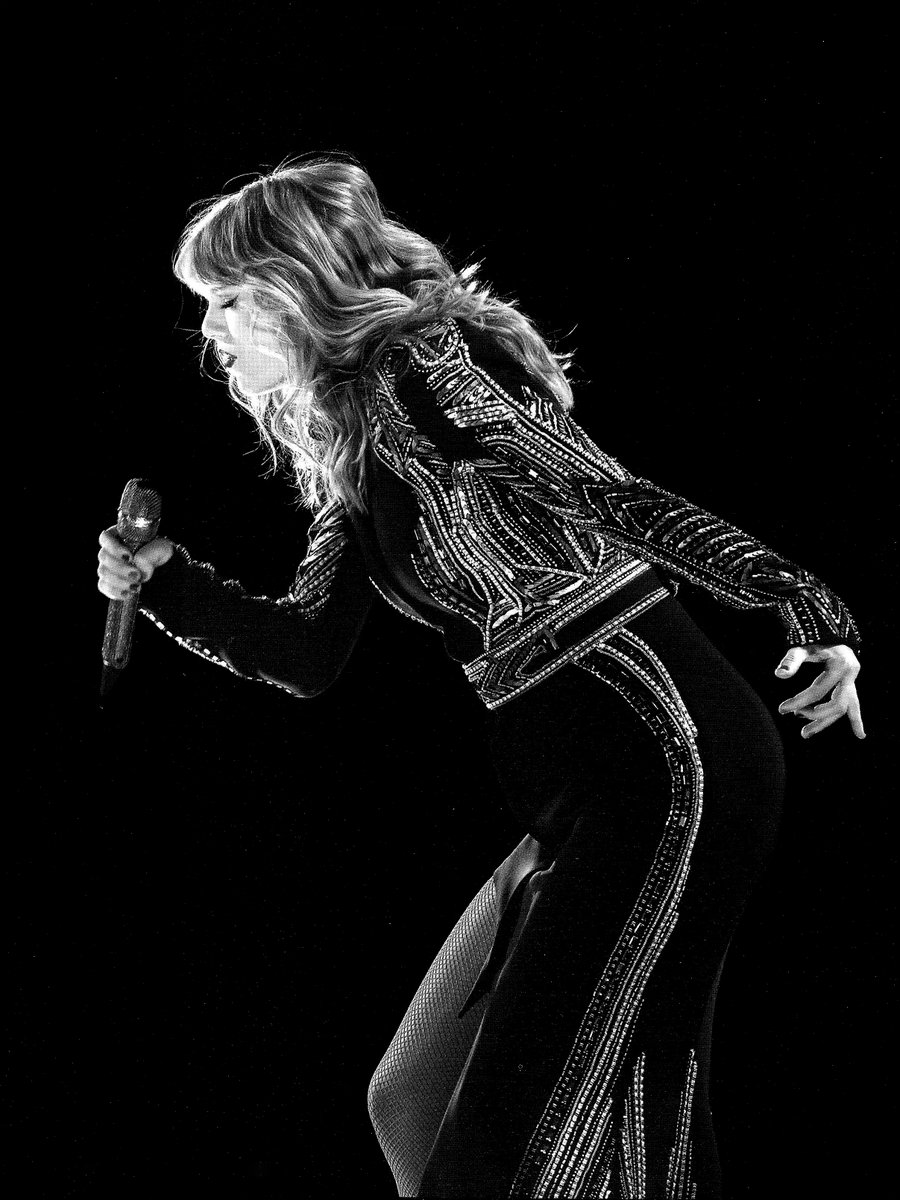 Taylor Swift in 4k tweet media