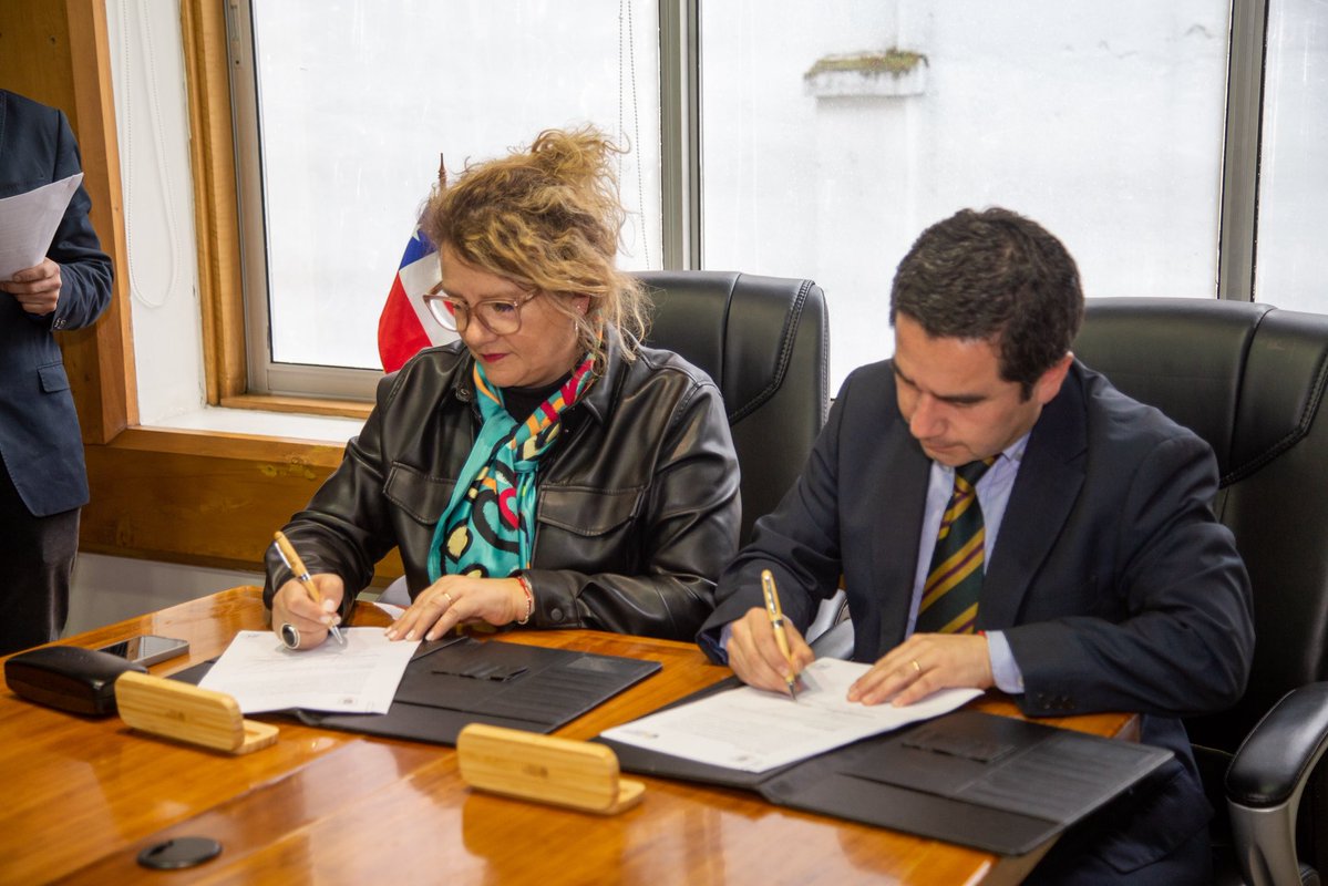 Rectora_UCT's tweet image. Como Universidad Católica de Temuco, firmamos un convenio con la Municipalidad de Cunco que refuerza nuestro compromiso con el desarrollo local, la salud veterinaria y la formación con sentido territorial.
#SomosUCT