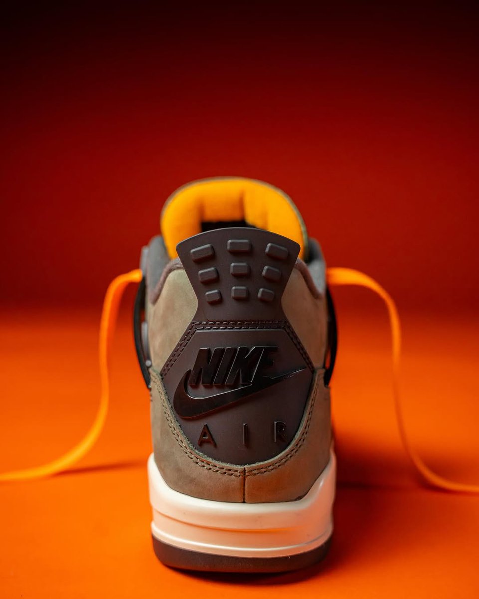 HYPEBEAST's tweet image. Is this the best Air Jordan 4 to release this year?
Photo: holy_stephan (IG)