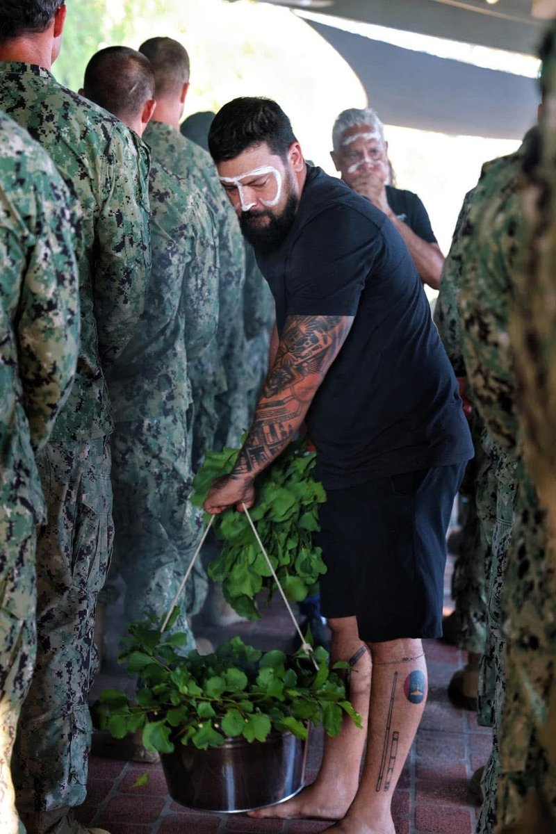 USCGPACAREA's tweet image. 🇦🇺✨ USCG Port Security Unit 307 has arrived in Darwin, starting with a Welcome to Country and ceremony. They&apos;re training with the Australian Army to enhance port defense and exchange strategies. The U.S.-Australia alliance is key for peace in the Indo-Pacific! #TalismanSabre