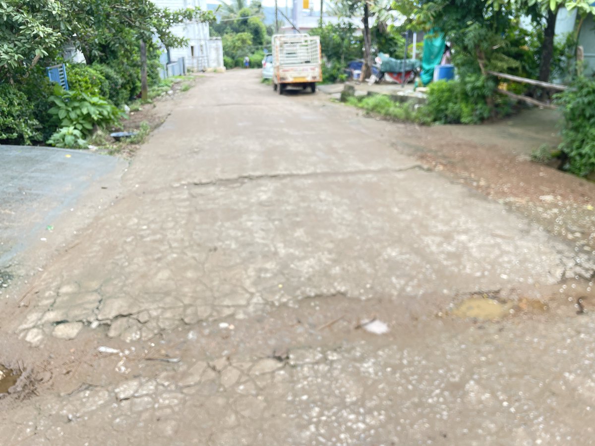 ShaKhadriAzmath's tweet photo. AMRUT Yojana roadwork failed in Chikkamagaluru!
Incomplete, poor-quality work damaged roads & vehicles. Public funds wasted!
๐น Demand probe
๐น Legal action
๐น Urgent repair needed
#RoadFail #AMRUTYojana @PMOIndia @CMofKarnataka @karpwd @UrbanDev_Kar @HDThammaiah https://t.co/wW7P9kr9aS