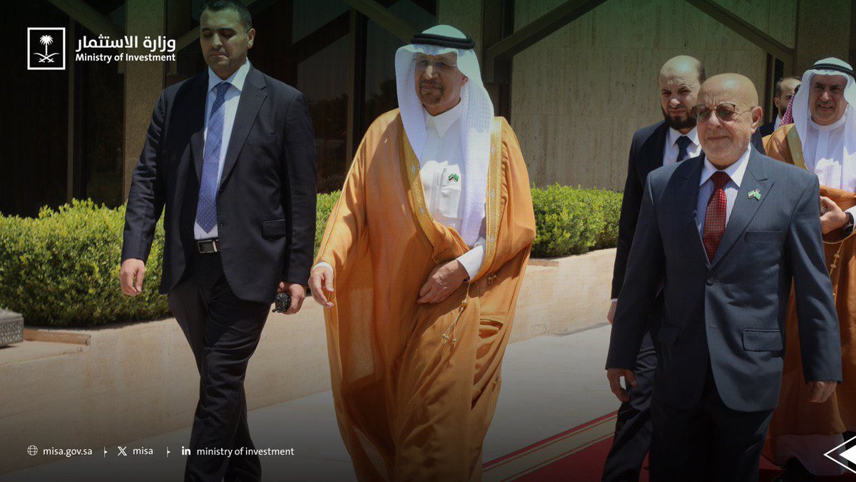 MISA's tweet image. في زيارة رسمية، وصل معالي وزير الاستثمار @Khalid_AlFalih إلى الجمهورية العربية السورية، حيث يرأس وفداً رفيع المستوى من القطاعين الحكومي والخاص للمشاركة في #منتدى_الاستثمار_السوري_السعودي2025، ويعقد عدداً من الزيارات والاجتماعات لتعزيز التعاون الاستثماري بين البلدين الشقيقين.