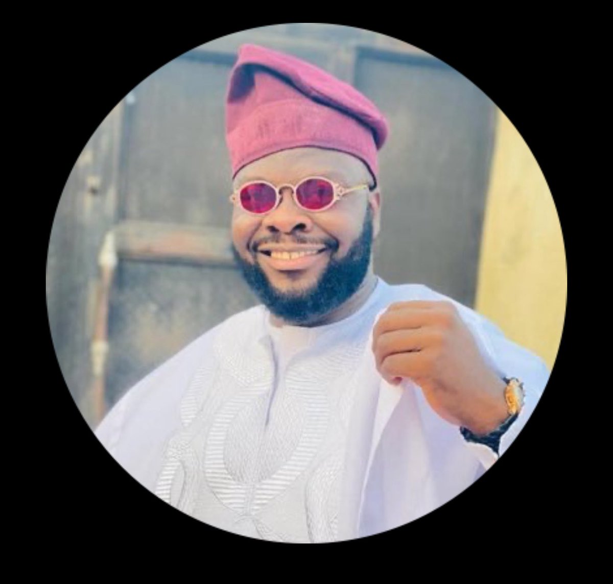 ObidientsWorld's tweet image. Dear Obidients.
Look closely at these clowns 🤡.
They are PDP cashvitist
They couldn’t defend Natasha, Sim or Any of their party members.
Tell what do they have in common