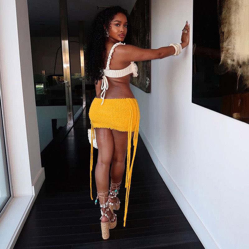 urfashionvogue's tweet image. Luxury Summer Skirt
Size:S-L (stretchy)
Price:40,000
Quality