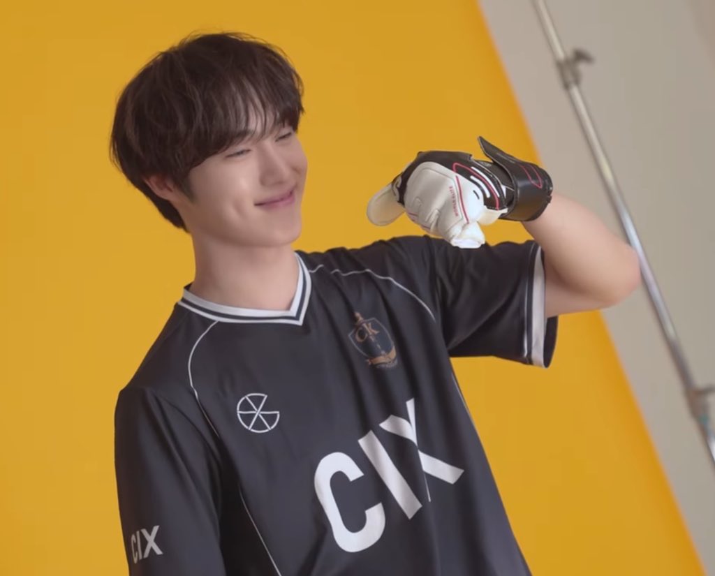 🥺I promise to protect all four of you forever my babies I love you thank you for the best FIX week 🤍