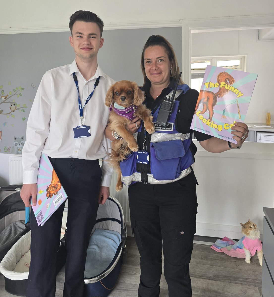 BCWRkittens's tweet image. Flora has just met some new friends from Bradford Council Environmental Health.
They loved the kitty cuddles and Floras guided tour of Bradford Cat Watch Rescue and Sanctuary..... they even bought a book each too.