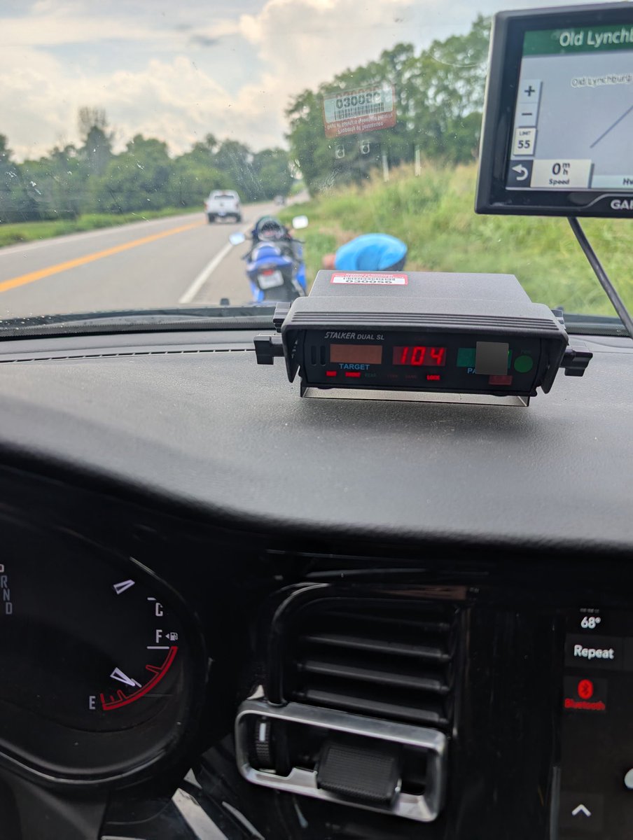 THPLawrencebur's tweet image. 🚨 Trp. Maxwell stopped this motorcyclist for going 104 MPH!! 🏍️💨 🚓💨
Excessive speed puts everyone at risk — slow down and ride responsibly. Your life and the lives of others depend on it. #SlowDownTN