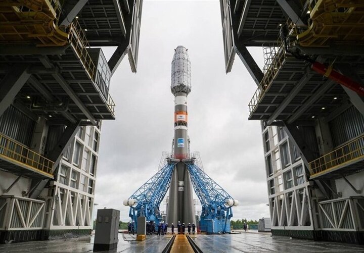 MehrnewsCom's tweet image. Iran will launch a satellite aboard a Russian Soyuz rocket on Friday as part of a multi-satellite mission from Russia’s Vostochny Cosmodrome.