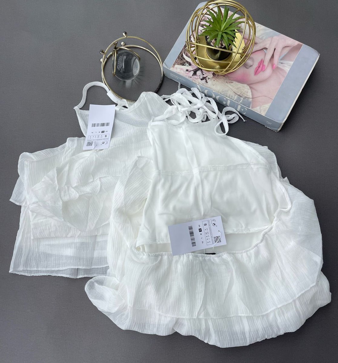 urfashionvogue's tweet image. Zara halter ruffles dress dress
Size:S-L FIT XL
Price:33,000
Top notch quality