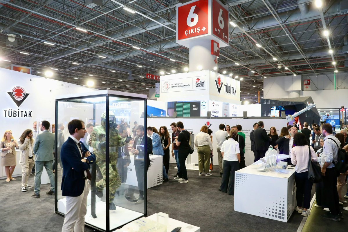 IDEF 2025’te yenilikçi teknolojilerimizle yerimizi aldık! 🚀

✨ @tubitak olarak, savunma sanayiimizin bilim ve teknoloji odaklı dönüşümüne yön veren projelerimizle 17. Uluslararası Savunma Sanayii Fuarı IDEF’teyiz.

⚙️ Ar-Ge’den ileri teknolojiye, üniversite-sanayi iş