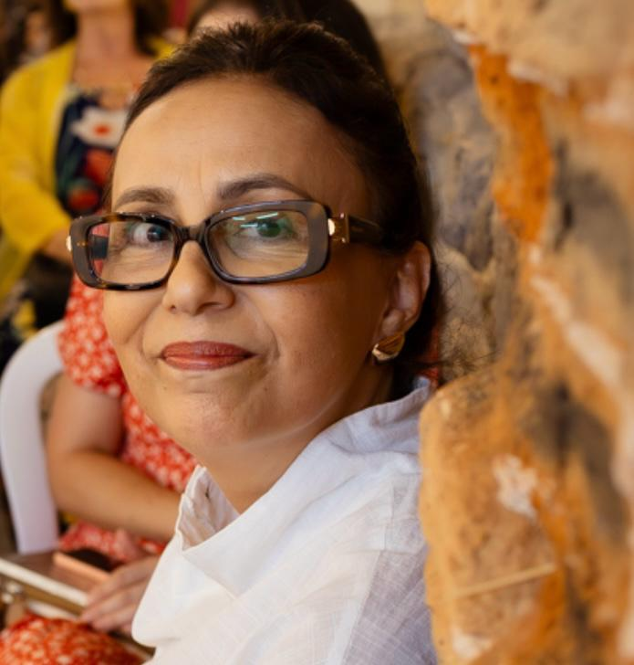 jornalnota's tweet image. DICA! 🚨A solidariedade entre as mulheres em “Escolhas e Destinos”, de Maria Nivalda
Maria Nivalda decidiu contar a história de Maria, apenas Maria mesmo. Não apenas dela, na verdade, mas também de outras Marias: Maria do Carmo, Maria José, Maria de Lourdes...o Grupo das Marias.…