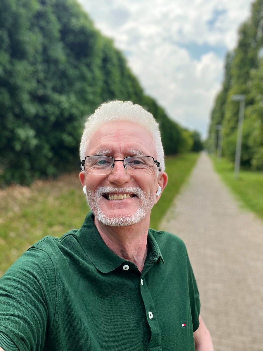 🚶‍♀️😀👍