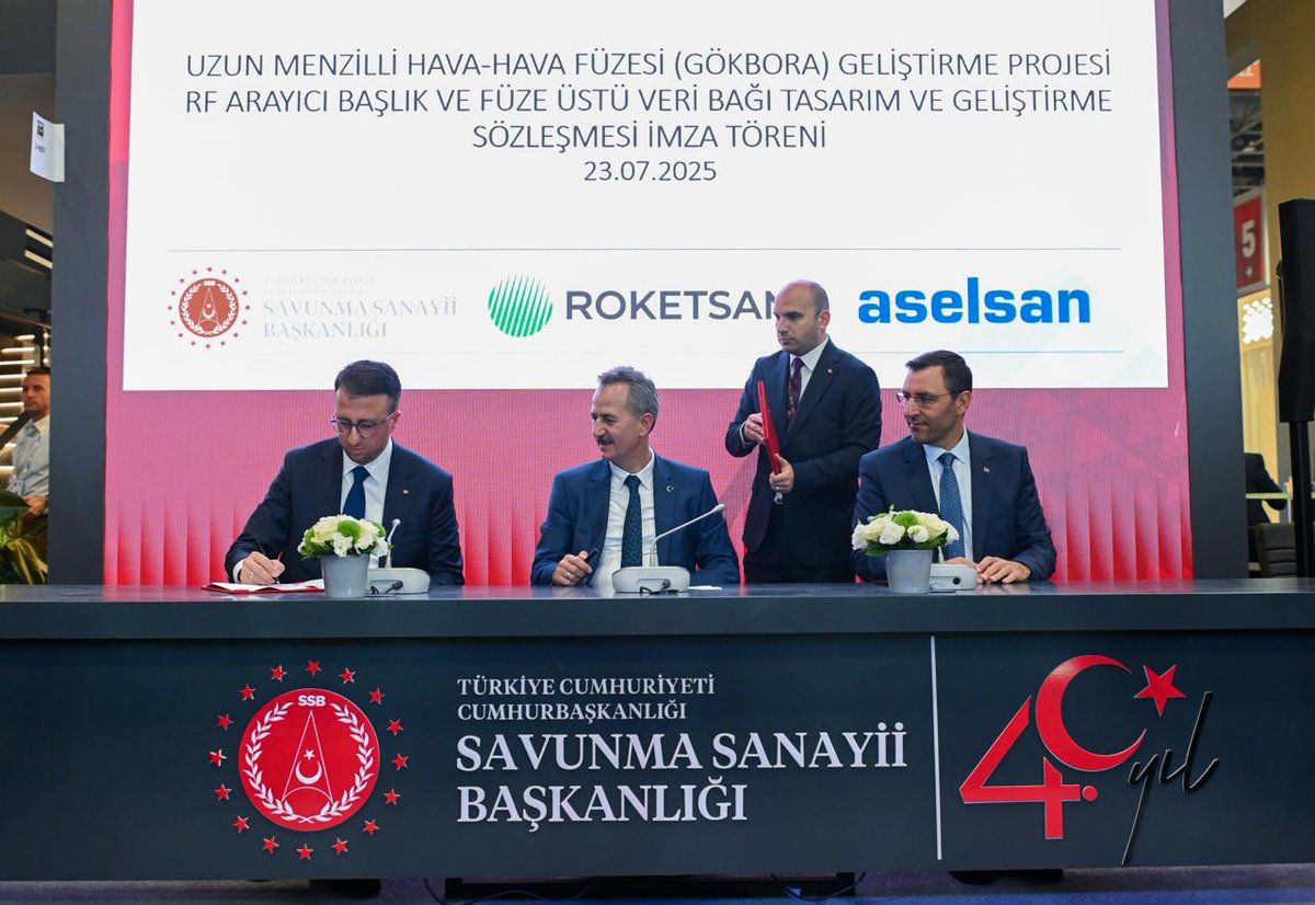 hakki_alkan's tweet image. Üstteki yazıyı okudunuz mu bilmiyorum ama ben şöyle özetleyeyim: herkese verilmeyen METEOR füzesinden daha iyisini, GÖKBORA'yı yapmak için ASELSAN ve ROKETSAN, Savunma Sanayi Başkanlığı liderliğinde bir araya geldi ve sözleşme imzaladılar 🥊