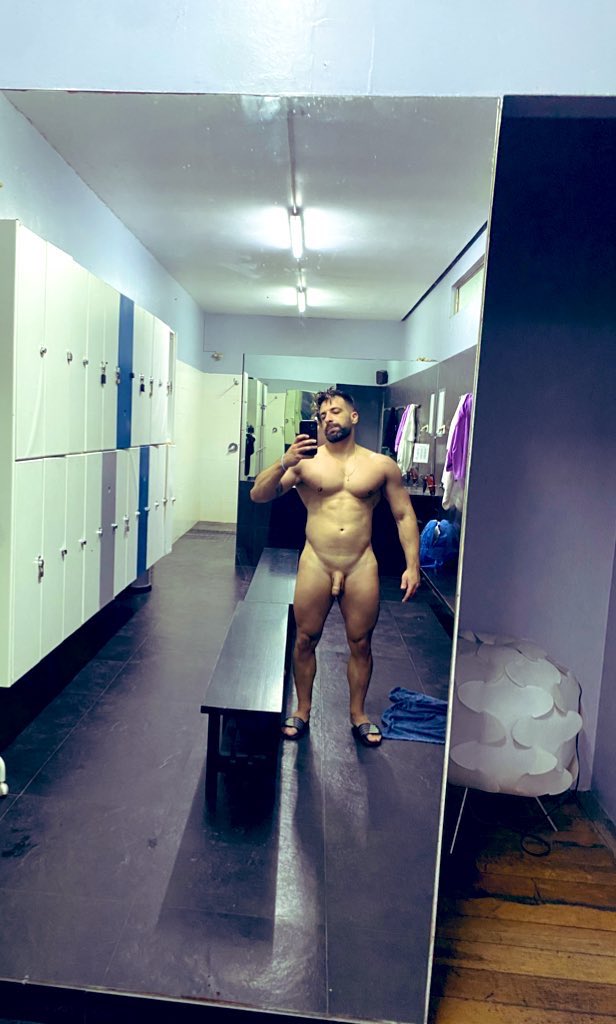 😈🍆🍑🔥
onlyfans.com/helderfuturo/c3