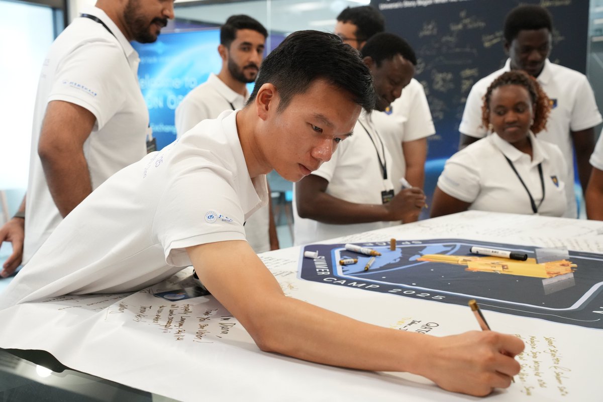🚀 At STAR.VISION Open Day 2025, the next generation left their dreams.

“Connect the world through space.”
“Unite humanity under one sky.”

These handwritten wishes captured the heart of the day. 💫

#STARVISION #OpenDay2025 #YouthInSpace #SpaceDreams