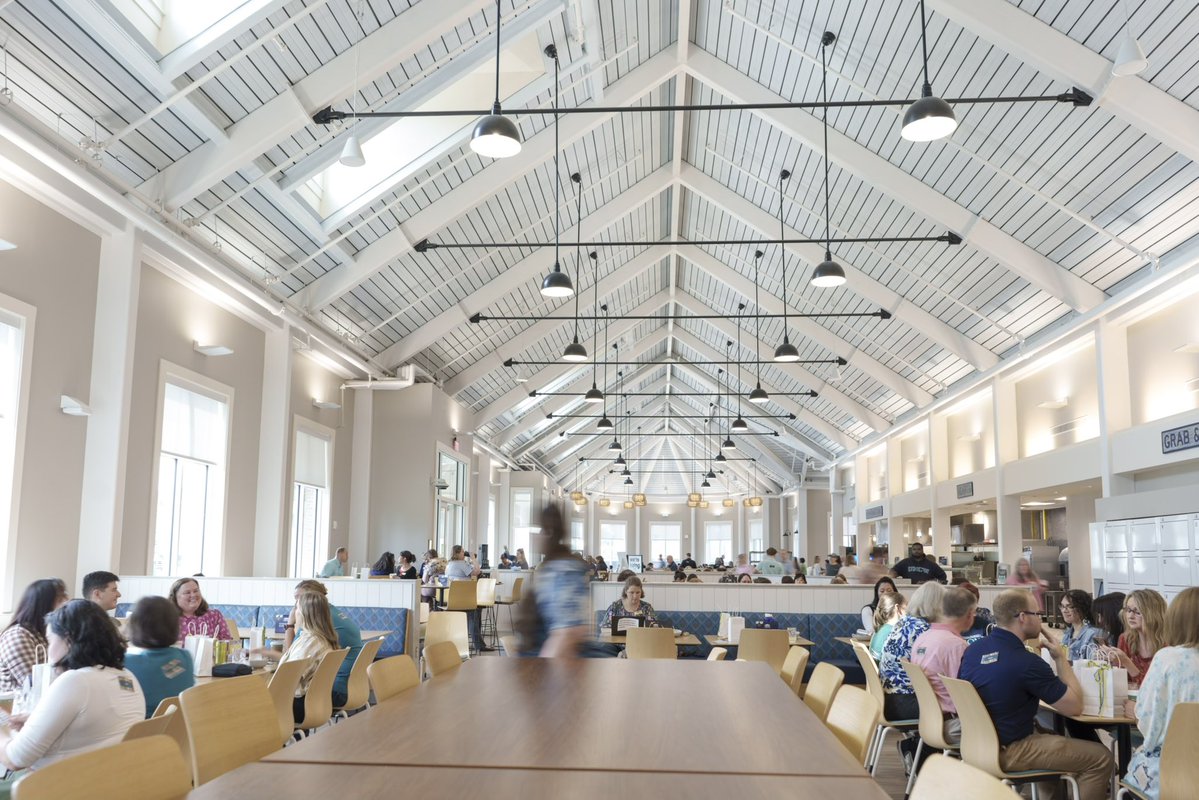 Wings Up Wednesday 🦅 

Episode 9: Shore Dining Hall 🍽️

One of Three dining halls on campus, the Shore Dining Hall offers healthy, buffet-style meals perfect for fueling up between classes. Eating well on campus has never been easier! 🥗🍽️

#SeaYourFuture | #WingsUp