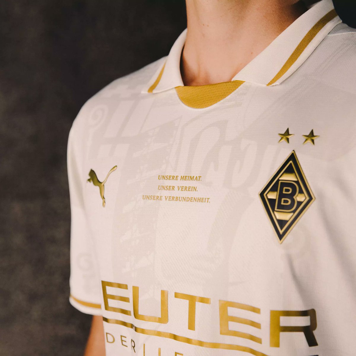 classicshirts's tweet image. ๐จ๐บ๐ฏ๐ฐ๐น๐ป ๐จ๐ณ๐ฌ๐น๐ป: The new Borussia Mรถnchengladbach 125th Anniversary shirt.
Featuring a jacquard pattern of some of the city's most famous landmarks.
What do you think? ๐ง