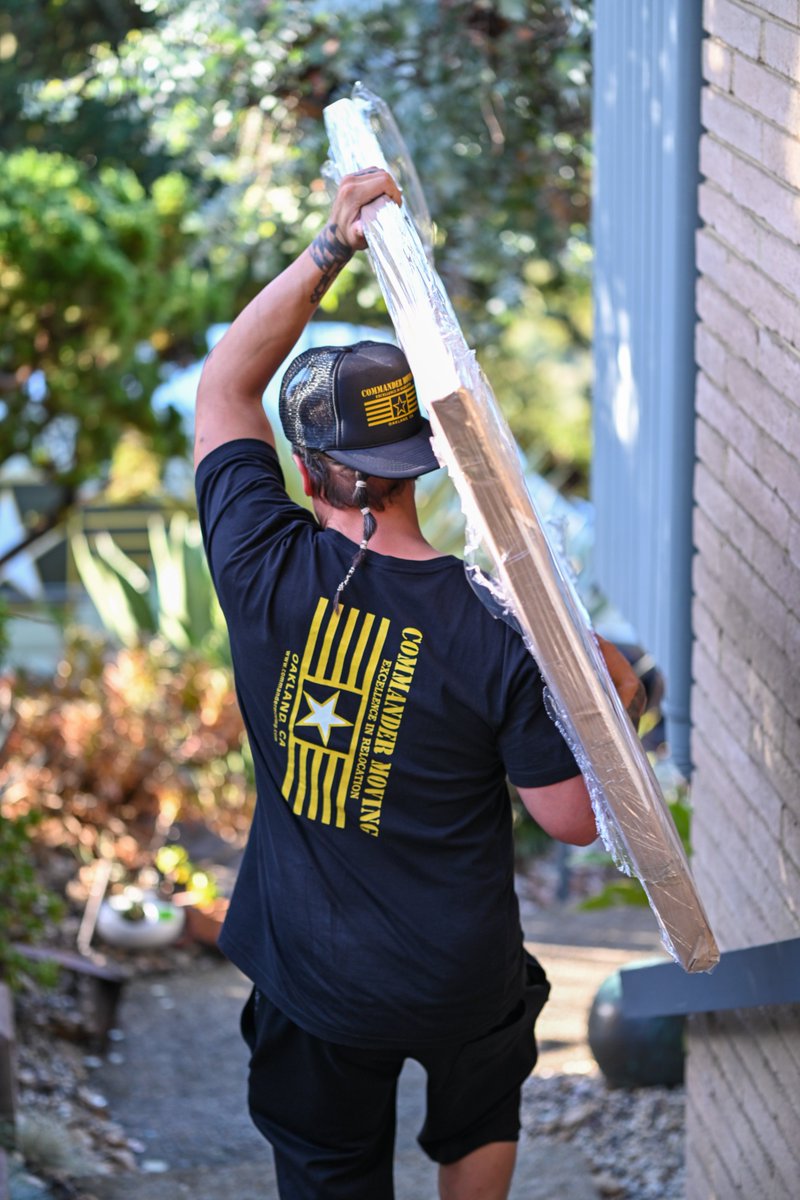 CommanderMoving's tweet image. Bay Area, we don’t just move boxes — we move lives.
From SF Victorians to Oakland walk-ups to San Jose tech hubs — we’ve seen it all, lifted it all, and made it look easy.
🏆 Since 2011 | 💯 5-Star Rated | 🚚 Movers You Can Trust

#CommanderMoving #BayAreaLife #RealEstateBayArea…