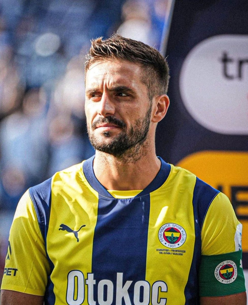 TekYolFener's tweet image. Benfica, Dusan Tadic ile görüşmelere başladı.
(Yağız Sabuncuoğlu)