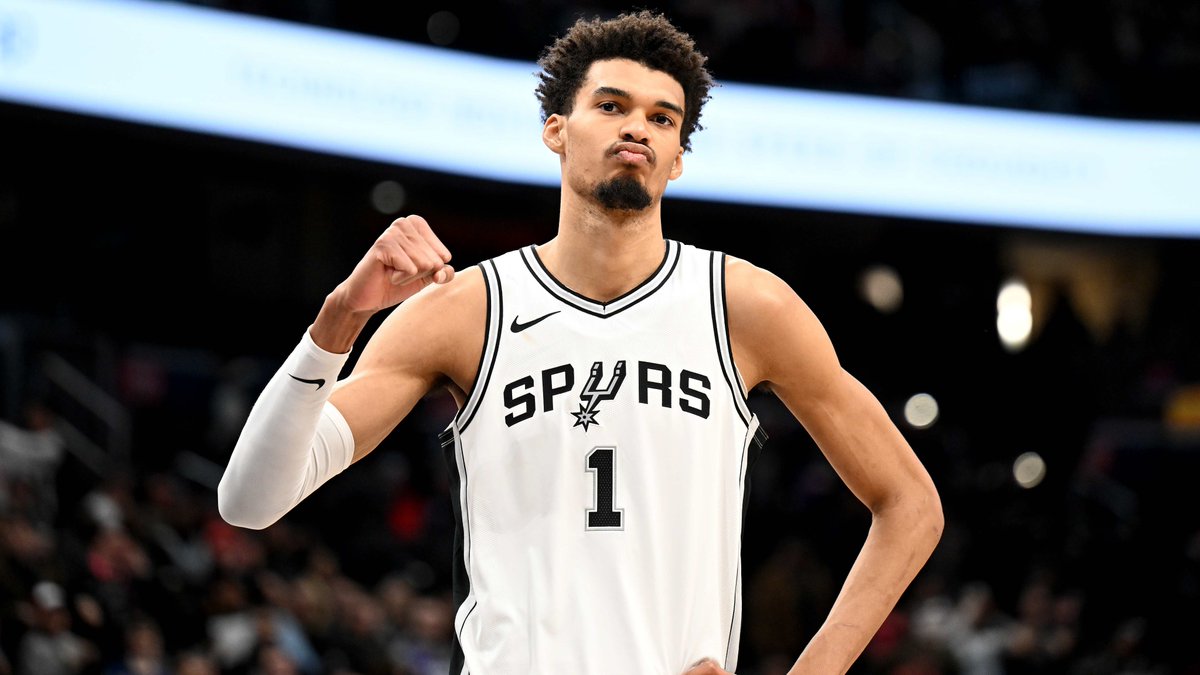 Josh810's tweet image. ESPN's ranking of how close every rebuilding team is to title contention has the Spurs at No. 1:
"They'll expect to compete for a top 6 spot with Wemby healthy and have the young players and draft picks to acquire another premium player."
tinyurl.com/yp7rbvsz