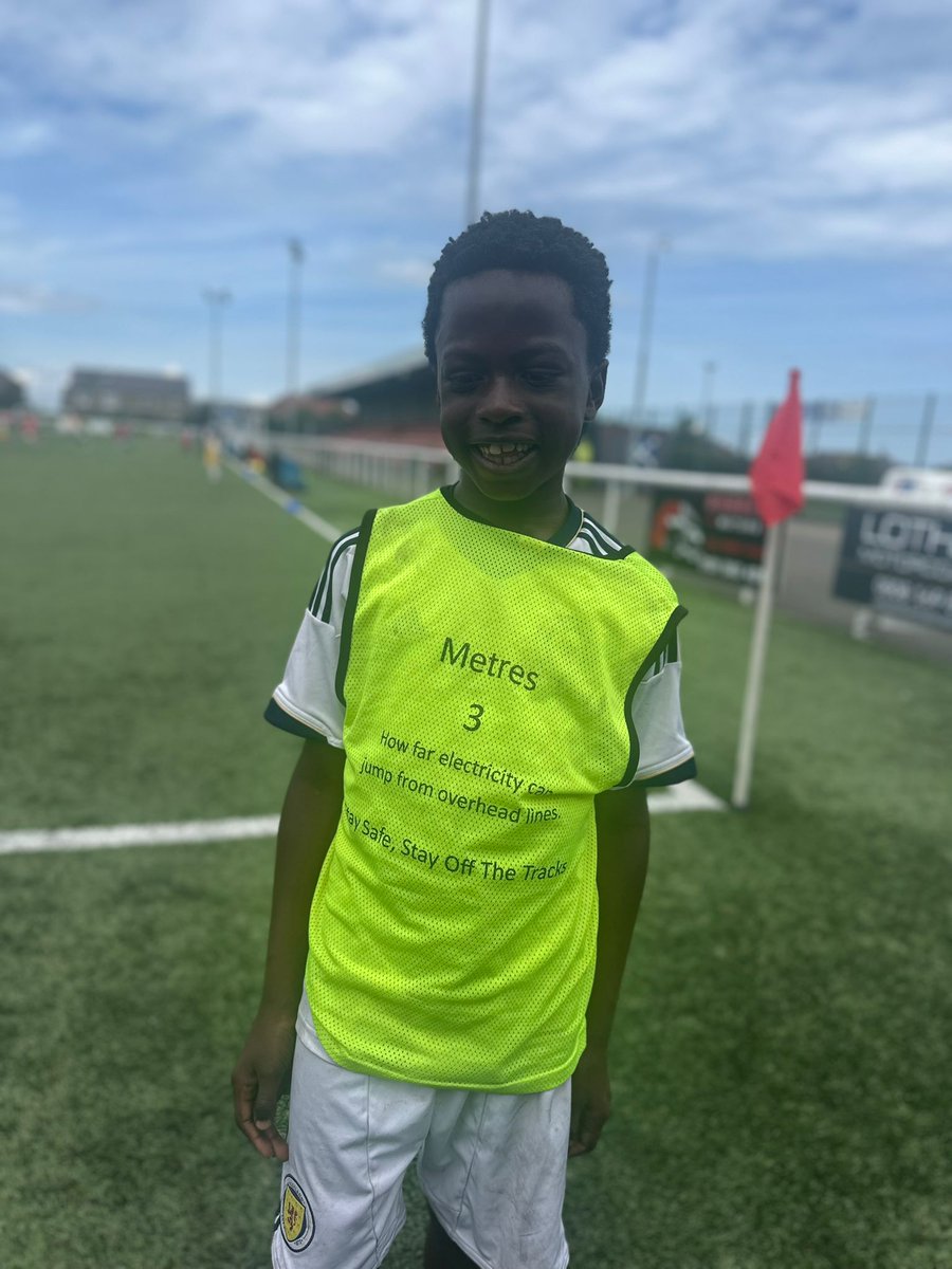 Spartans_CF's tweet image. Today on camp we were learning about electricity around train lines.
@NetworkRailSCOT
@ScotFASouthEast
@ScottishFA