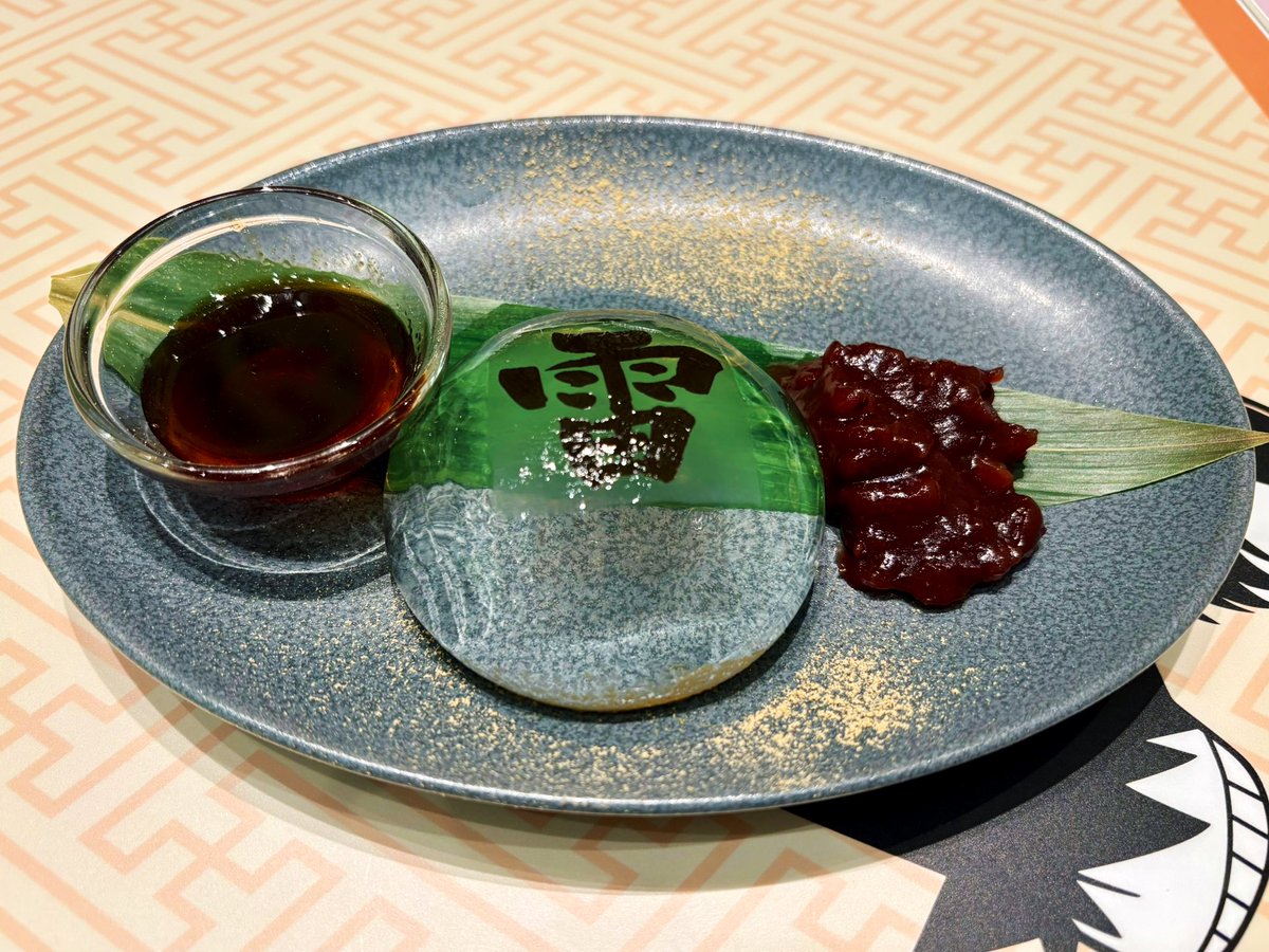 midori_mp's tweet image. ずっと行きたかったYAIBAコラボカフェに行ってきました⚡️カフェ内の壁に青山先生・制作陣・声優陣のイラストやサインがあり豪華‼︎フードも全部美味しかったです😋