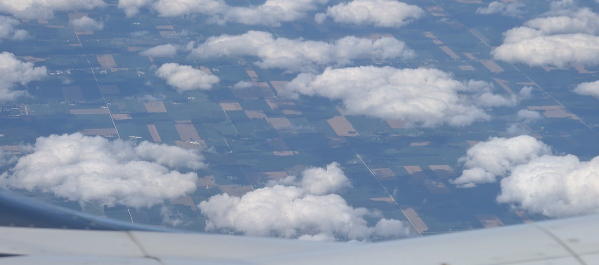 invcondemnation's tweet image. Nerd alert: when flying cross-country, land users and dirt lawyers can tell when they have crossed over into the former Louisiana Territory because you can still spot the franco-type land use patterns and parcel configurations. @1LPropertyLaw