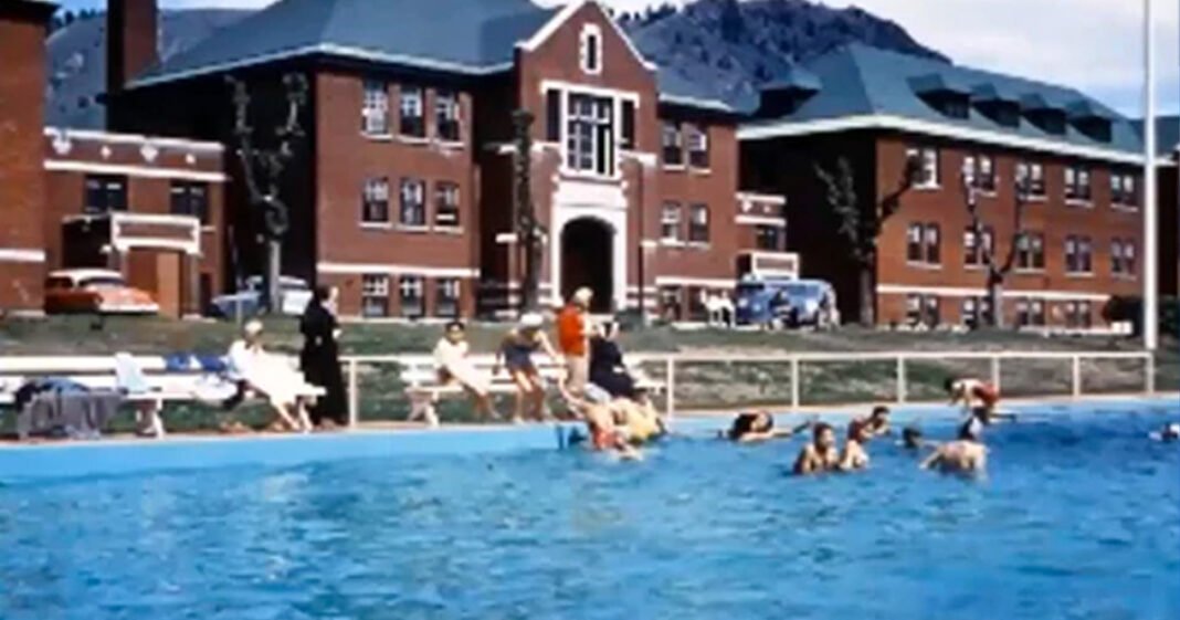 JimMcMurtry01's tweet image. 5 Best Things about the Kamloops Indian Residential School
1. 100-foot pool
2. Many teachers & staff were indigenous
3. Teachers preserved indigenous languages
4. Sports teams, dance groups, musicals, picnics, parties, Saturday night dances, reunions
5. Infirmary & vaccinations