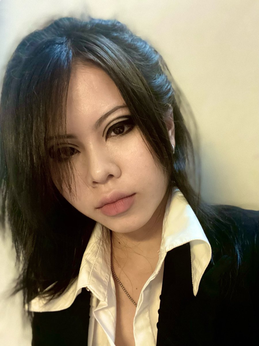_jitteryjester's tweet image. y’all have already seen my face in the pfp, but have y’all seen me in Uruha form?😉
so here is my attempt at his Chizuru look, excuse the hair I can’t style hair for the life of me🤧