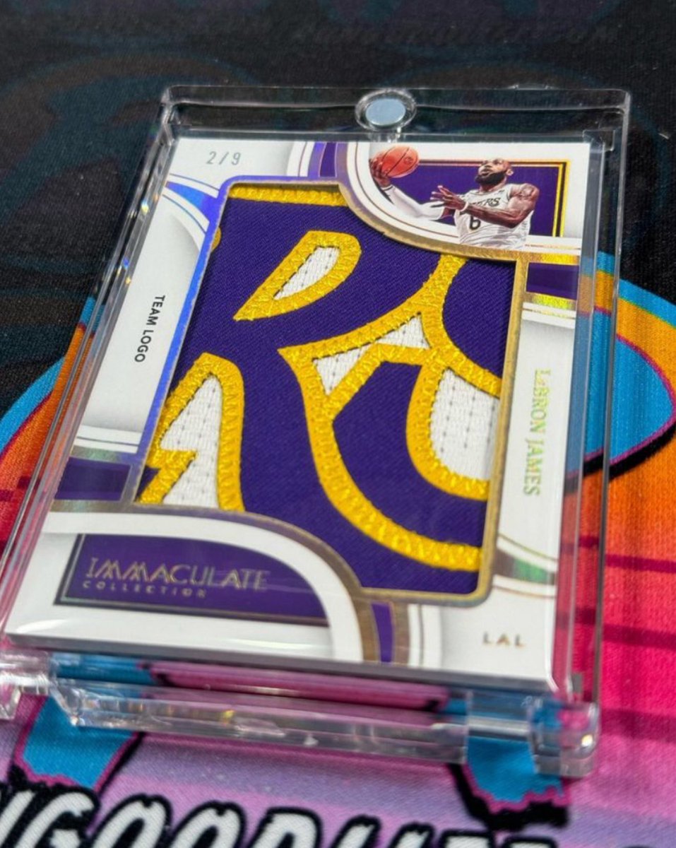 CardsBoulevard's tweet image. Panini Immaculate LeBron James Jumbo Patch /9…What a patch! 😳
📸: @RunGoodLife