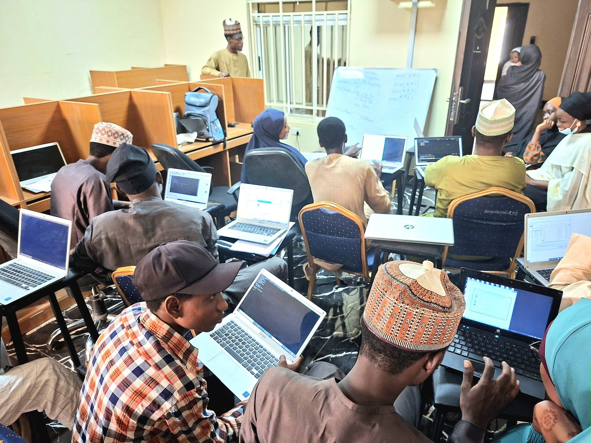 YuseeProgrammer's tweet image. First cohort of the free weekly Python Programming workshop organized by @PythonKatsina