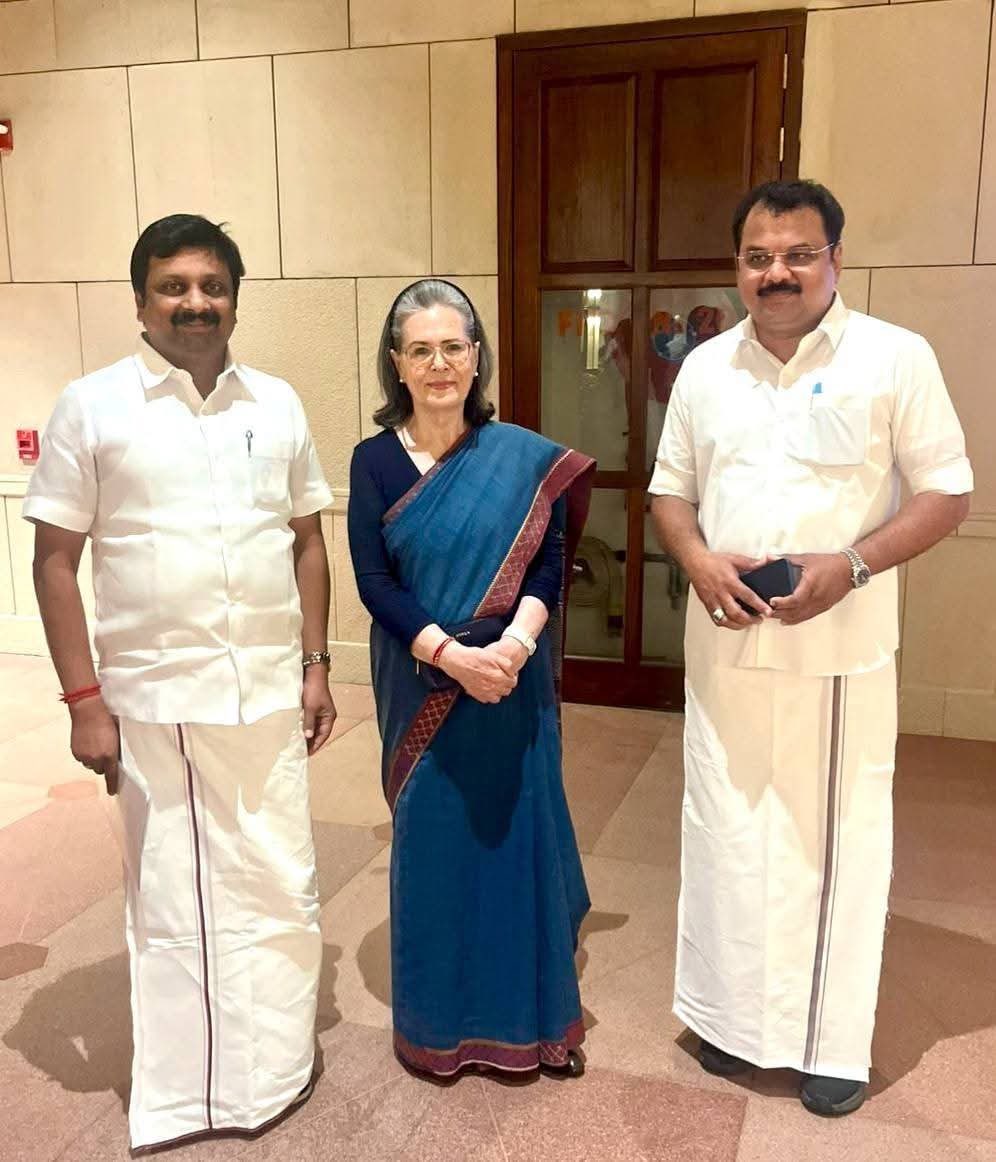 aliyarbilal's tweet image. காங்கிரசை ஆதரிப்பது இந்த அன்னைக்கும்-மகனுக்காகவும் மட்டுமே!!