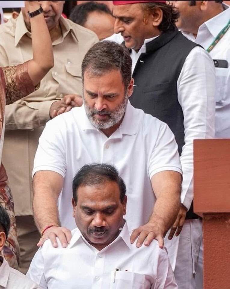 aliyarbilal's tweet image. காங்கிரசை ஆதரிப்பது இந்த அன்னைக்கும்-மகனுக்காகவும் மட்டுமே!!