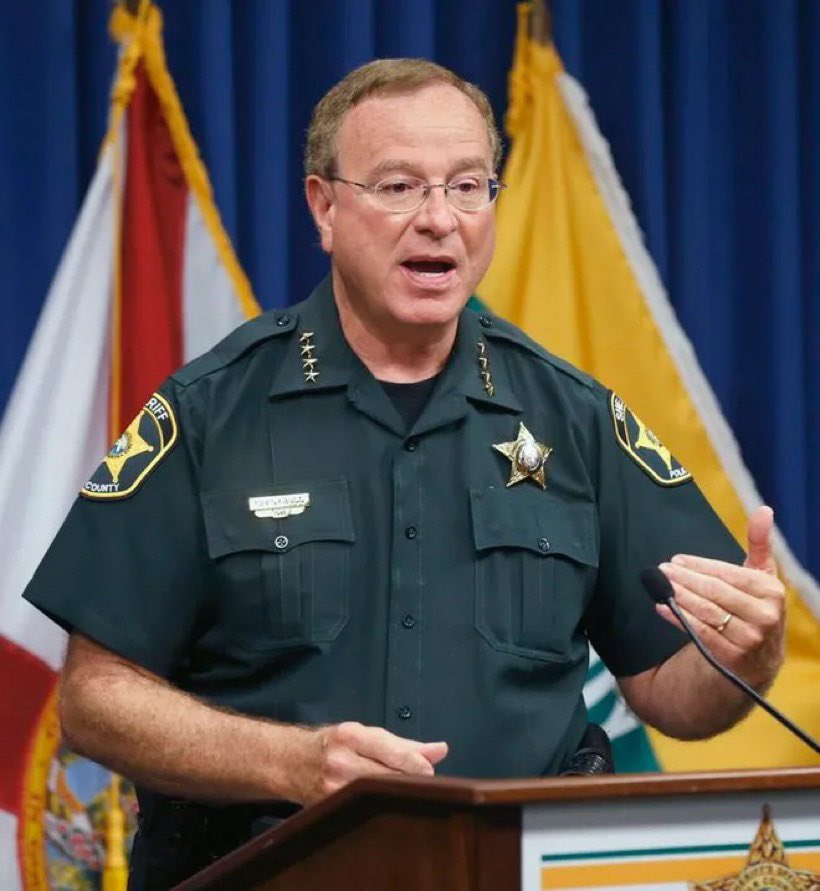 DavidYeshua4's tweet image. 🚨🚨🚨BREAKING: Florida official says that they are moving *TOO FAST* in rounding up illegal aliens because the pace is about to exceed the federal government's housing capacity.
EVERY STATE SHOULD HAVE THIS PROBLEM!!
There is currently a "bottleneck" in Florida, according to…