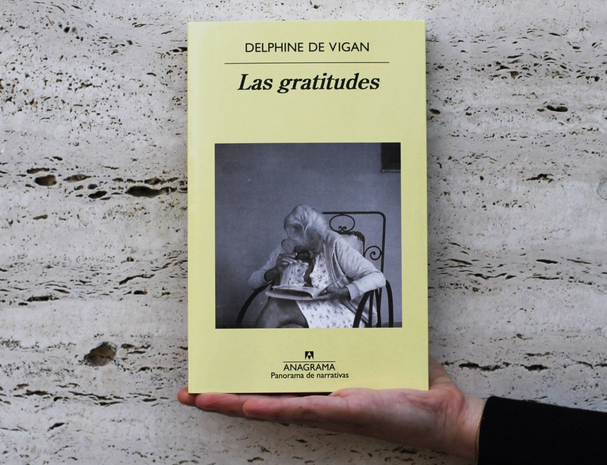 AnagramaEditor's tweet image. "Escrita con un estilo contenido, esta narración a dos voces nos habla de la memoria, el envejecimiento y la gratitud hacia aquellos que fueron importantes en nuestras vidas."
'Las gratitudes' entre la selección de @elconfidencial para este verano: ow.ly/Q2sE50Wtczj