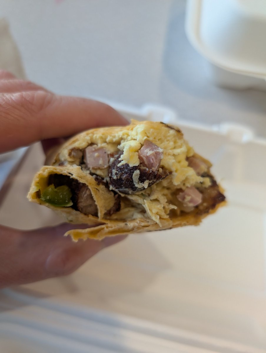 fnf2017's tweet image. Gotta say, as hospital food goes, four bucks for a -generously sized and very good- made to order breakfast burrito is a steal!!!