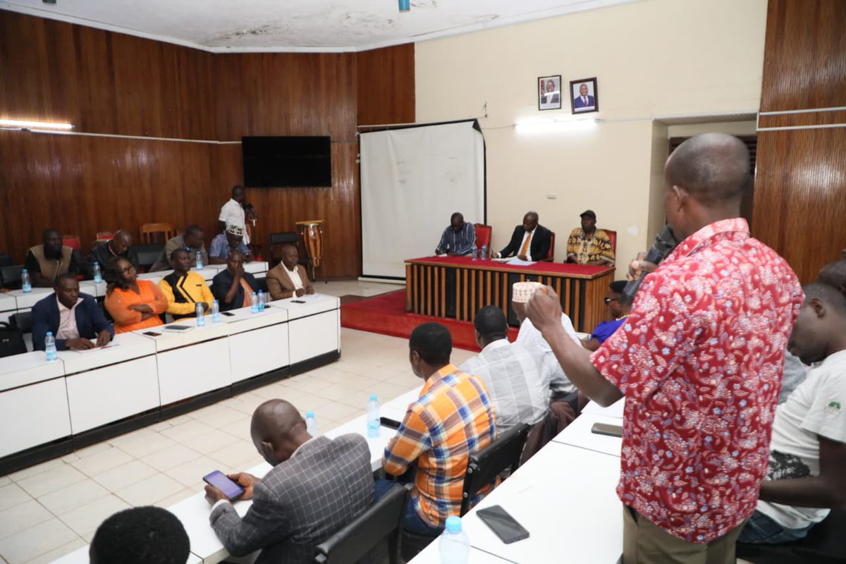 BarasaFernandes's tweet image. Hosted the newly formed Magharibi Movement Lobby Group, led by Chairperson Geoffrey Nasiali, for an introductory meeting at the County Headquarters. The group, with broad representation from across Kakamega County, seeks to champion development, inclusivity, and key issues…