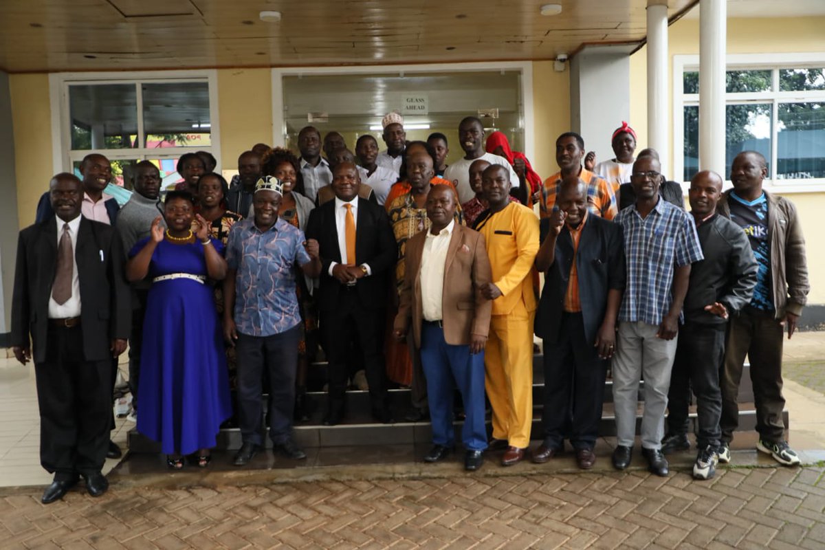 BarasaFernandes's tweet image. Hosted the newly formed Magharibi Movement Lobby Group, led by Chairperson Geoffrey Nasiali, for an introductory meeting at the County Headquarters. The group, with broad representation from across Kakamega County, seeks to champion development, inclusivity, and key issues…
