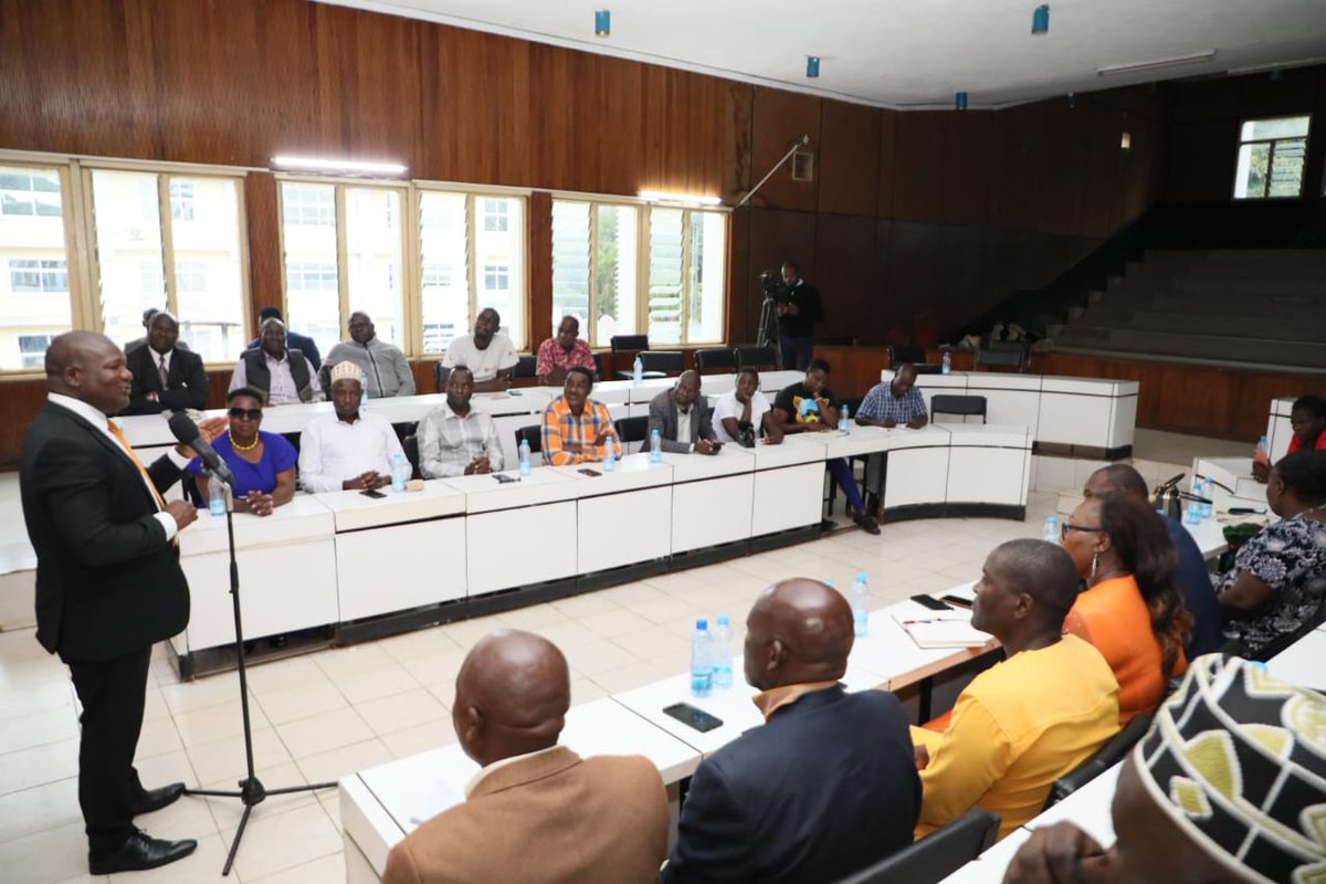 BarasaFernandes's tweet image. Hosted the newly formed Magharibi Movement Lobby Group, led by Chairperson Geoffrey Nasiali, for an introductory meeting at the County Headquarters. The group, with broad representation from across Kakamega County, seeks to champion development, inclusivity, and key issues…