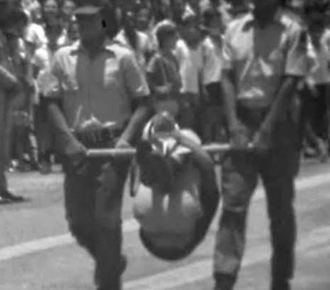 PedroRonchi2's tweet image. A pessoa que apoia os métodos da Ditadura Militar reclamando dos métodos da democracia.