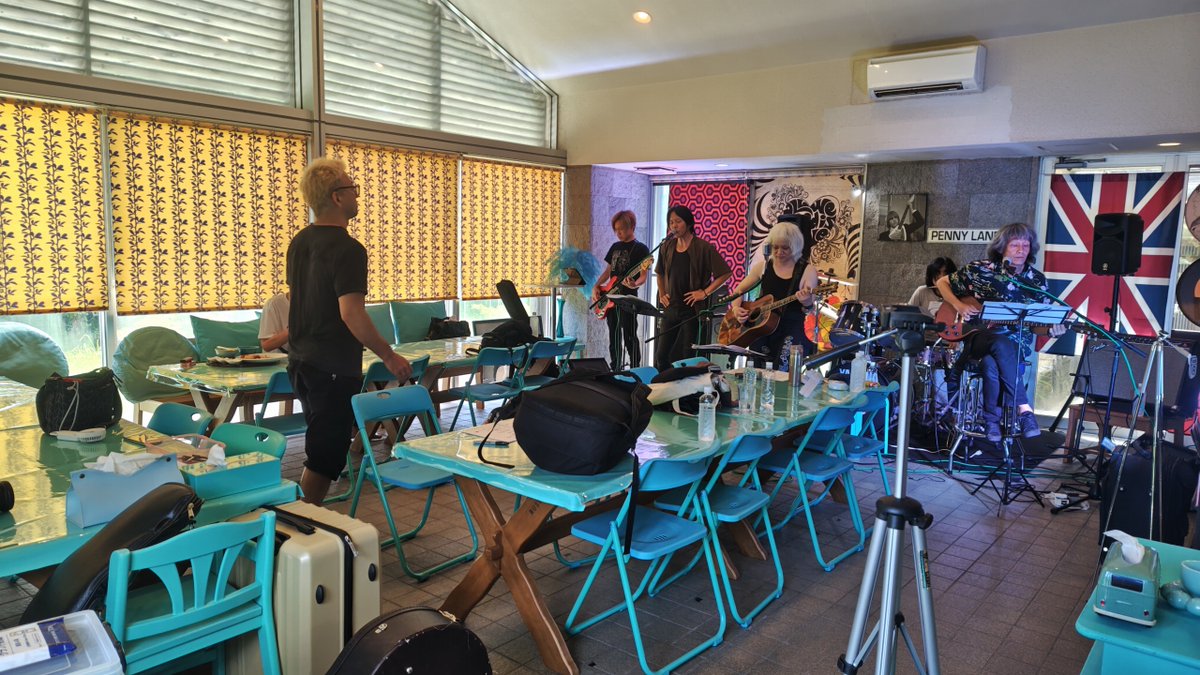 Muse_to_Brunch's tweet image. 7.19(土)ミューズとブランチ170『ミューズと愛ランド』
🎼オープニングセッション
1.ふたりの愛ランド(cover/石川優子とChage)
2.想い出の渚(cover/ザ・ワイルドワンズ)
次回:8.16(土)ミューズとブランチ171@下北沢440
予約▶bit.ly/3WCOcrt
#ミューブラ #ミューズとブランチ