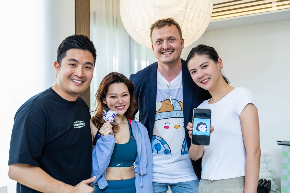 GracyBitget's tweet image. My favorite moment at @MalaysiaBCW? This. 🐧💙
Web3 moves fast—but sometimes, the best progress happens when we slow down.
Between all the parties, drinks, and non-stop networking, we forgot one thing: wellness is the foundation.
That’s why we teamed up with @pudgypenguins for a…