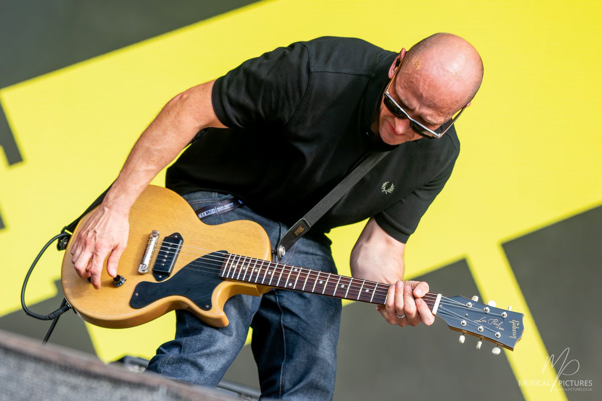 HARD_FI's tweet image. We love getting out there and playing live and it was so good to see so many familiar faces over recent weeks at Glastonbury, Przym and Heritage Live. Make sure you're signed-up to our mailing list to be first to hear about new shows, music and announcements to come. Link in bio