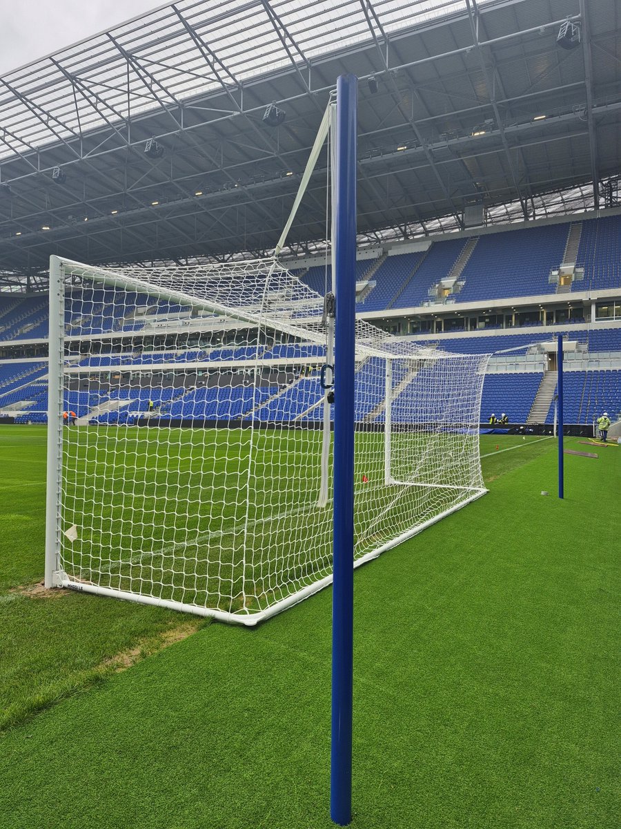 Today is the last pre-season game at the new Everton Stadium before the 25/26 Premier League season kicks off. Having kitted it out during construction we can't wait to see these goals being used in real Premier League action for the first time. mhgoals.com/kitting-out-ev…