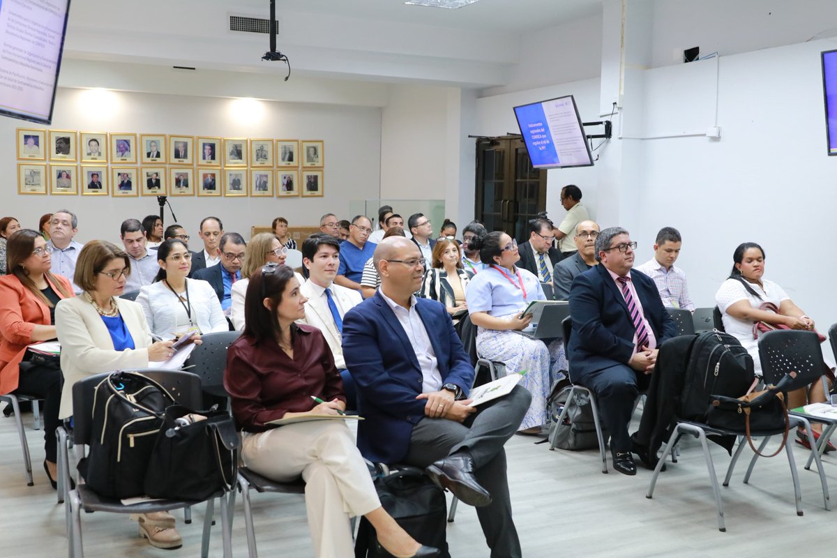 SE-COMISCA / SICA (@secomisca) on Twitter photo SE-COMISCA y la Presidencia Pro Tempore del <a href="/MINSAPma/">Ministerio de Salud de Panamá</a> tuvieron la primera reunión de coordinación para analizar las acciones prioritarias a ejecutar de julio a diciembre de 2025. Durante el encuentro se aprovechó para presentar las competencias de la PPT del COMISCA y exponer la SE-COMISCA y la Presidencia Pro Tempore del <a href="/MINSAPma/">Ministerio de Salud de Panamá</a> tuvieron la primera reunión de coordinación para analizar las acciones prioritarias a ejecutar de julio a diciembre de 2025. Durante el encuentro se aprovechó para presentar las competencias de la PPT del COMISCA y exponer la