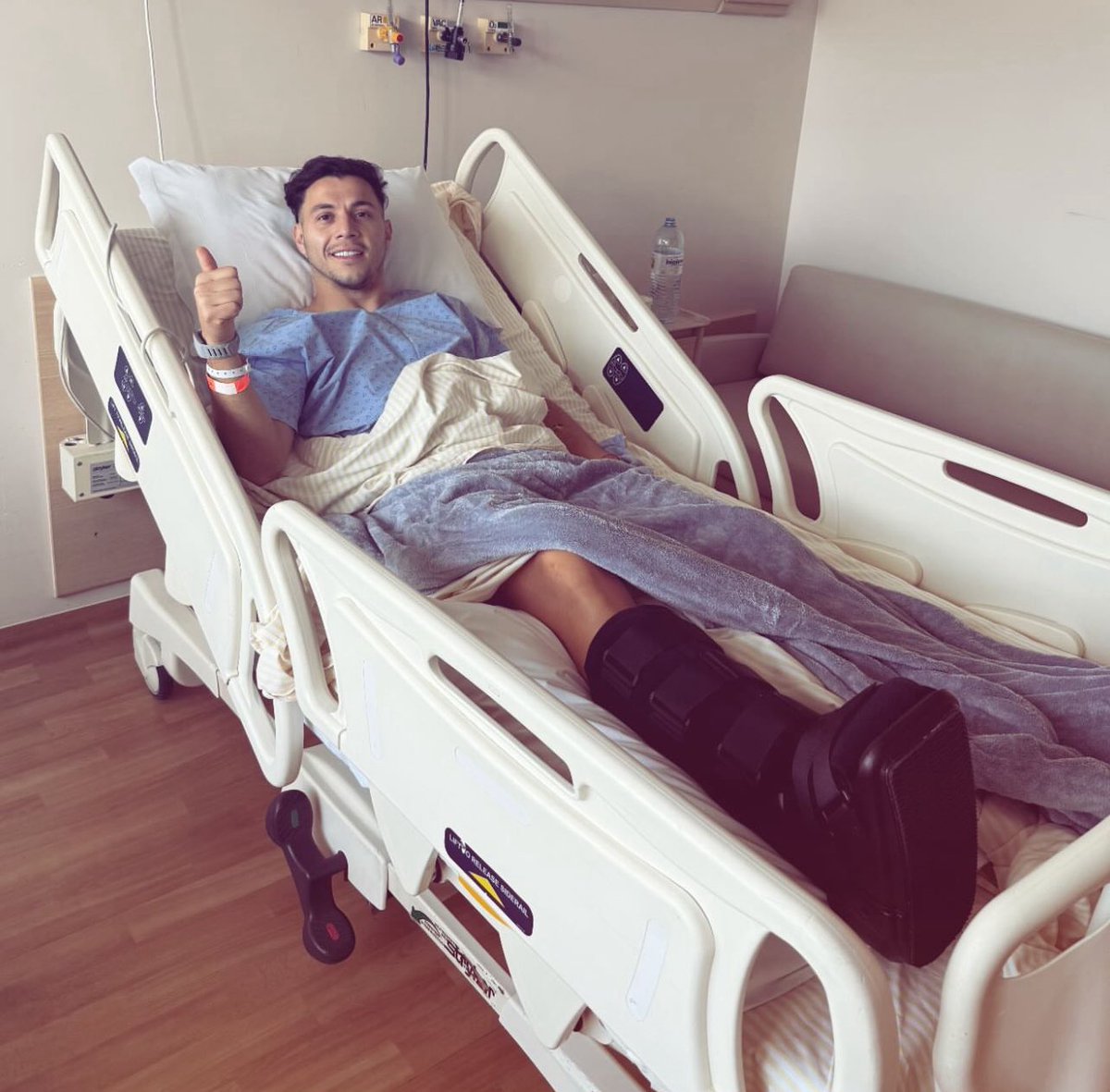 Exitosa cirugía para Sebastián Ferreira en São Paulo: el jugador aseguró que volverá más fuerte y con las mismas ganas.

Entre 2 a 3 meses de recuperación para el jugador de Olimpia.