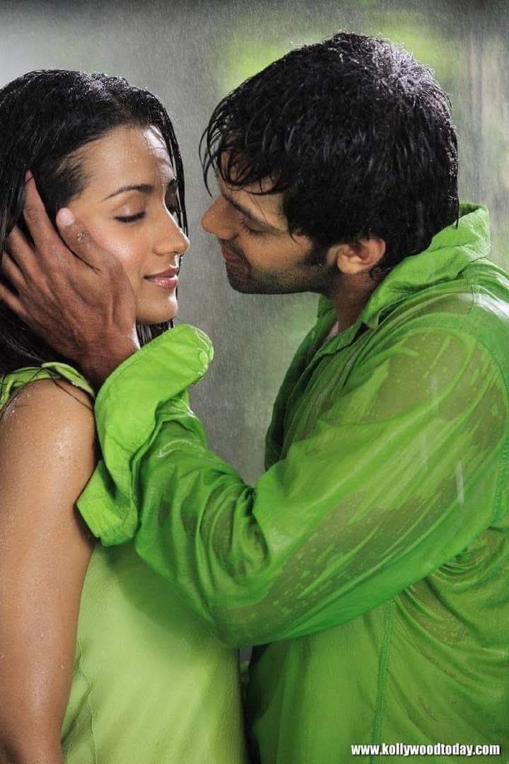 ❤️❤️...सुकून छीन रखा है 
तेरी यादों ने...❤️
शिकवा तेरी दूरी से करें 
या अपनी चाहत से...❤️❤️
🍁 शुभ रात्रि 🍁
